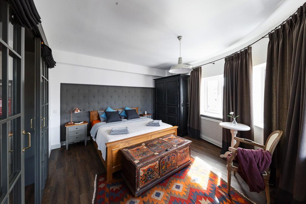 Bohemian Old Town Boutique Apartment บูคาเรสต์ ภายนอก รูปภาพ