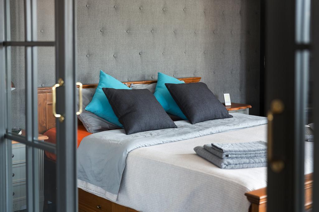 Bohemian Old Town Boutique Apartment บูคาเรสต์ ภายนอก รูปภาพ