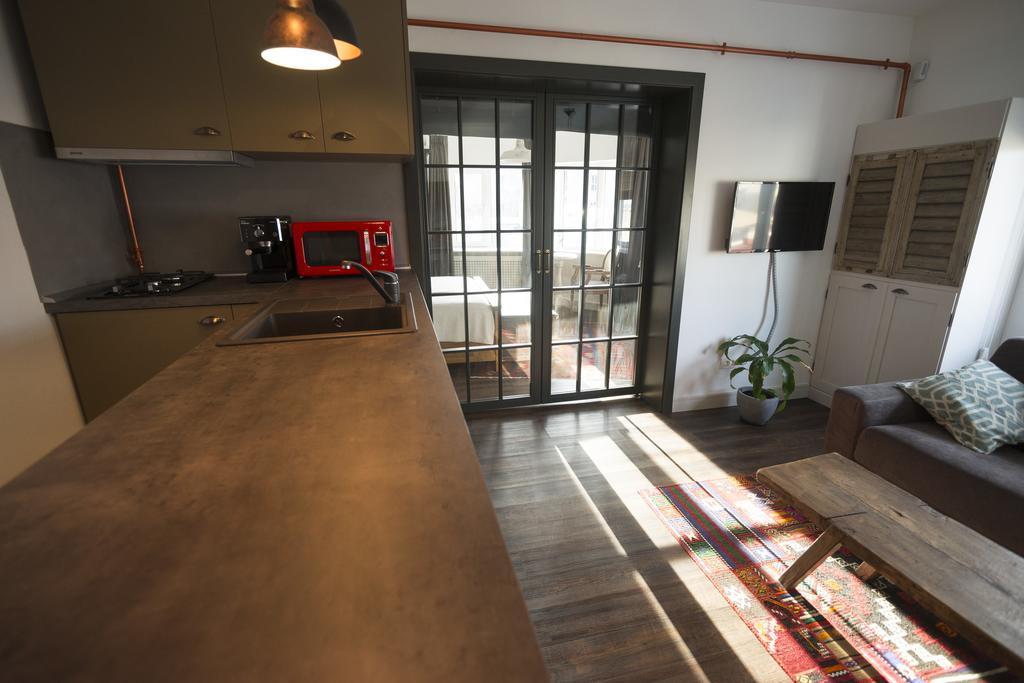 Bohemian Old Town Boutique Apartment บูคาเรสต์ ภายนอก รูปภาพ